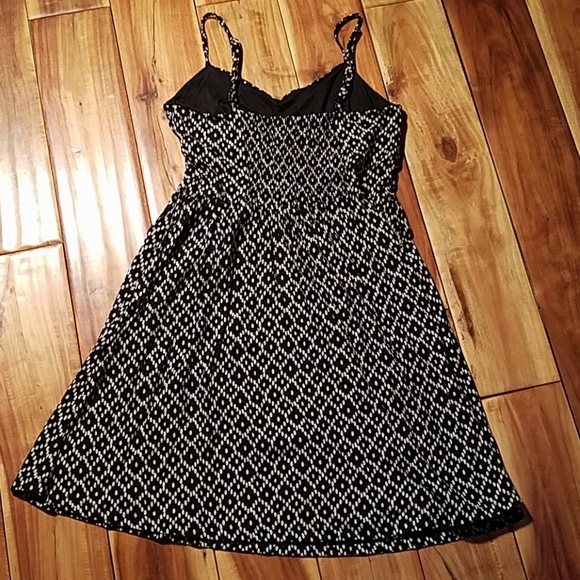 Loft Dress - Picture 4 of 4